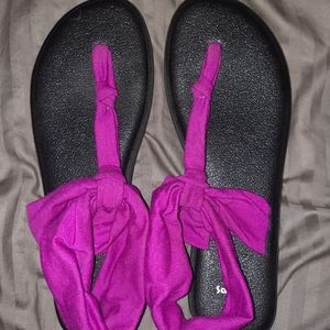 Yoga style comfy sandals